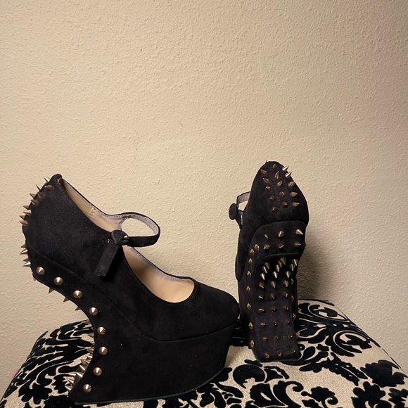 Heel-less, Buckle, Anti-gravity, Platform Spiked Wedge Heels - Picture 4 of 14